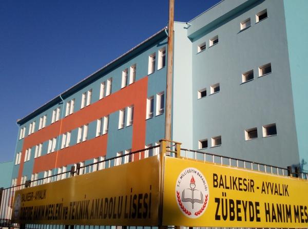 Ayvalık Zübeyde Hanım Mesleki ve Teknik Anadolu Lisesi Fotoğrafı